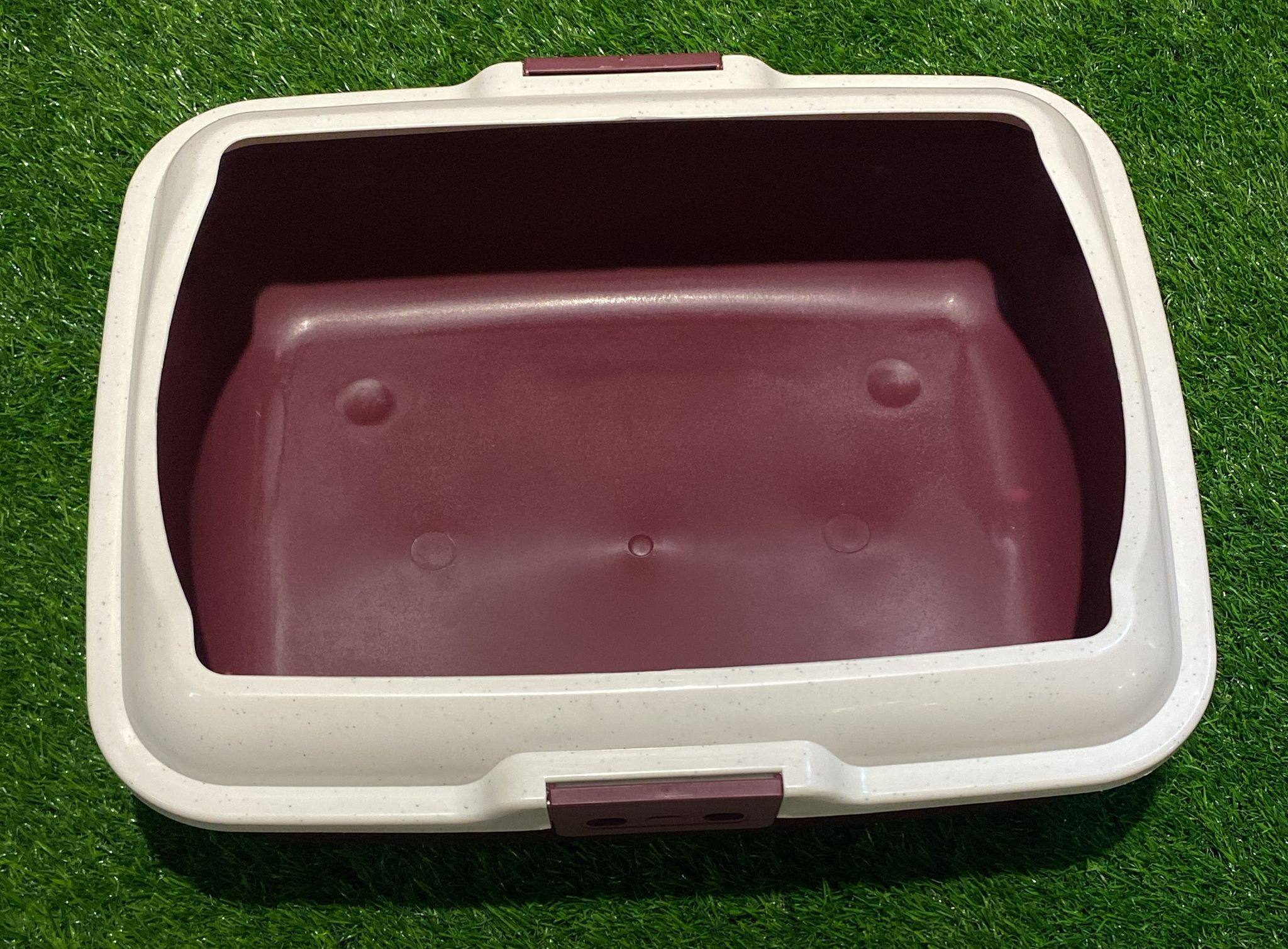 Wine & Cream Cat Litter Tray