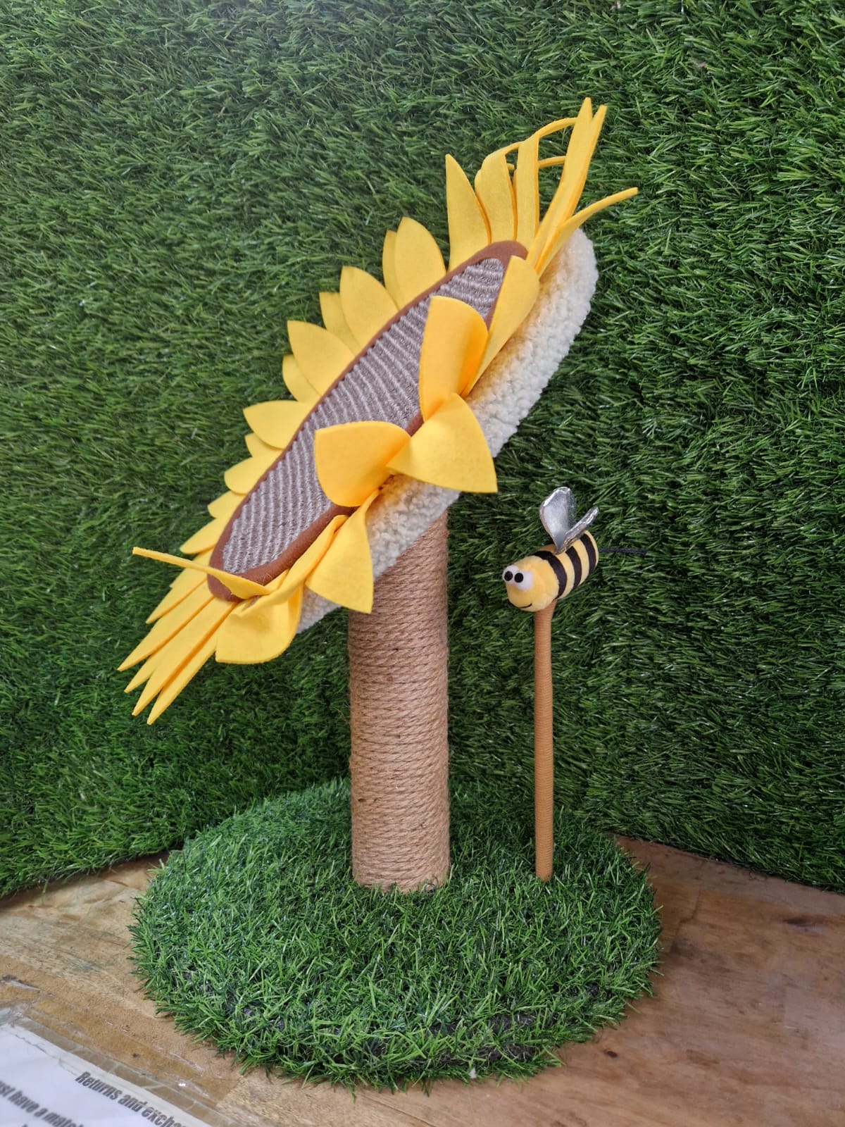 Sunflower Cat Scratcher by Pawise